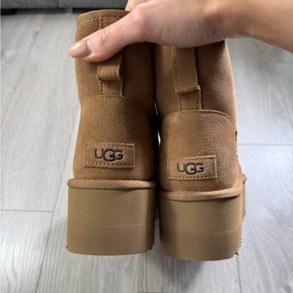 UGG Classic Mini Sheepskin Platform Boots Chestnut - Picture 8 of 11